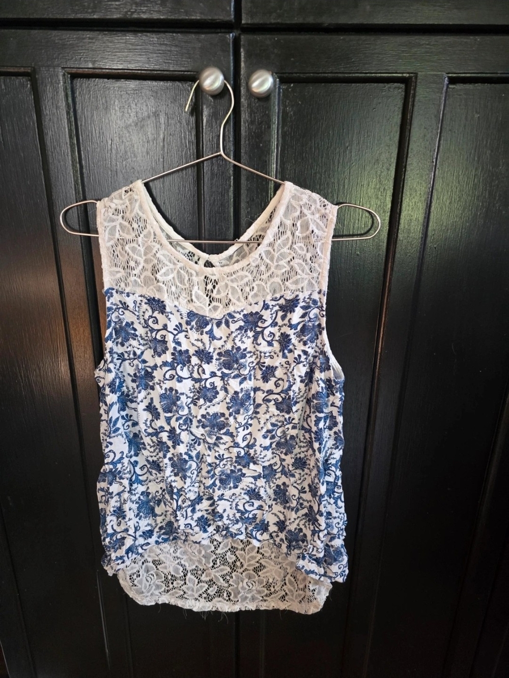 Lace Trim Blue & White Floral Sleeveless Camisole